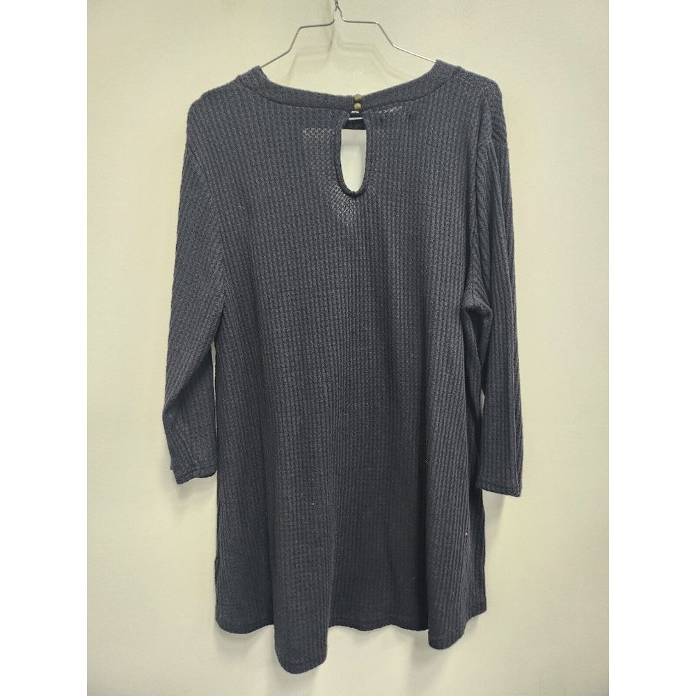 Maurices Womens Cutout Neck Thermal Tunic Top Size XL Black Floral 3/4 Sleeve - Picture 8 of 8